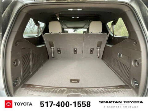 2023 GMC Yukon XL SLT