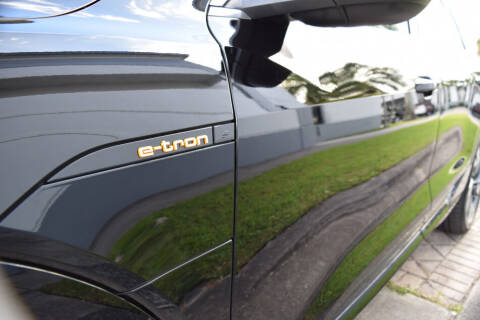 2022 Audi e-tron quattro Premium