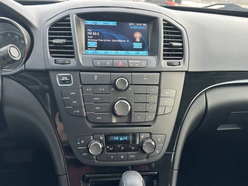 2013 Buick Regal Premium 1