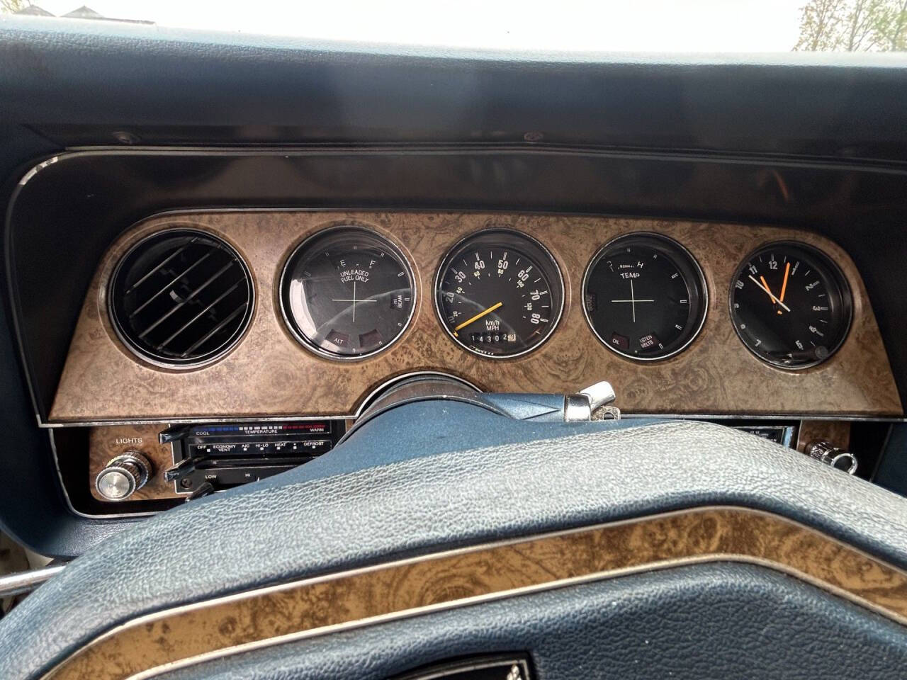 1977 Ford Thunderbird 11
