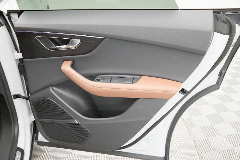 2023 Audi Q8 quattro Premium Plus 55 TFSI