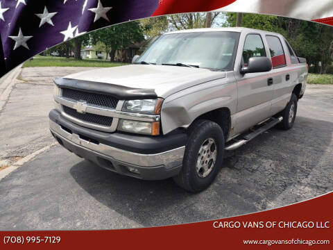 2004 Chevrolet Avalanche for sale at Cargo Vans of Chicago LLC in Bradley IL