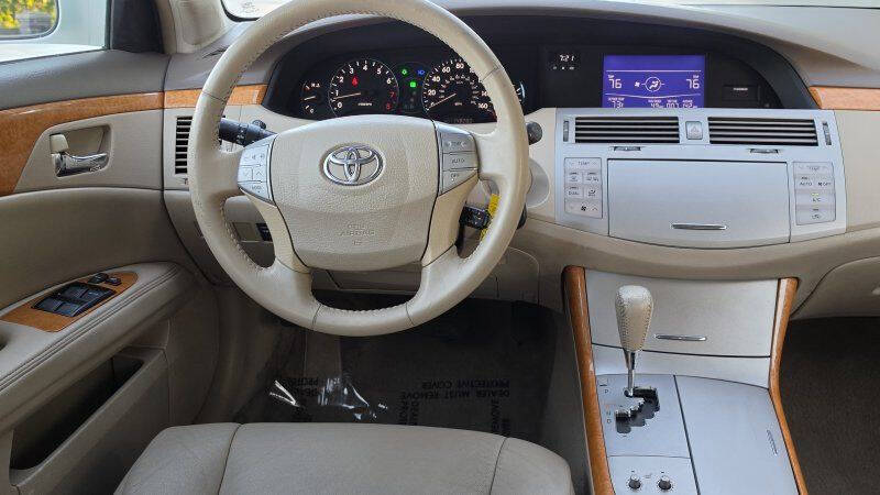 2005 Toyota Avalon XLS