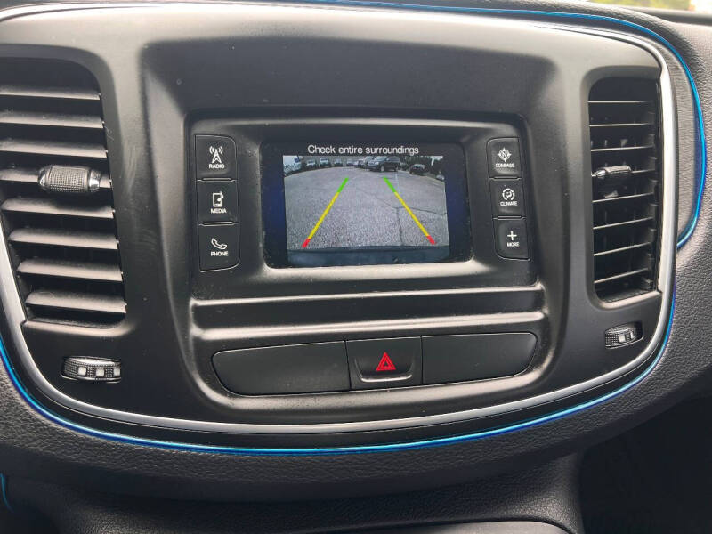 2016 Chrysler 200 Limited