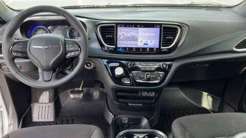 2023 Chrysler Pacifica Touring