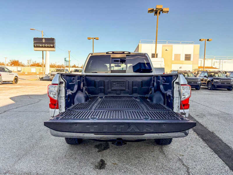 2018 Nissan Titan SV