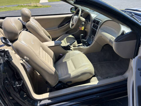 2004 Ford Mustang GT Deluxe