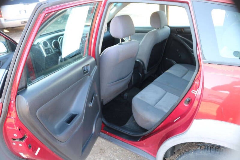 2003 Pontiac Vibe Base photo 12