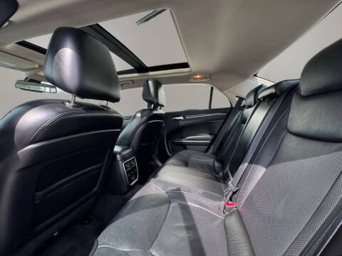 2017 Chrysler 300 C
