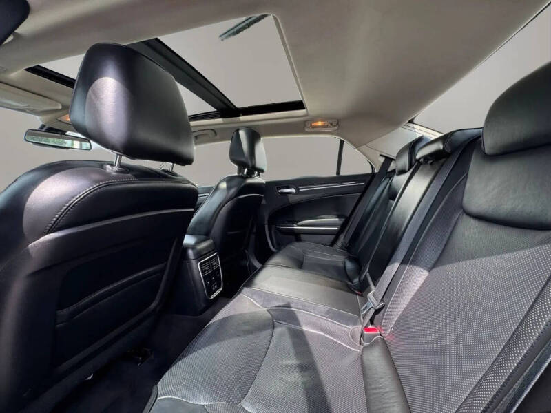 2017 Chrysler 300 C
