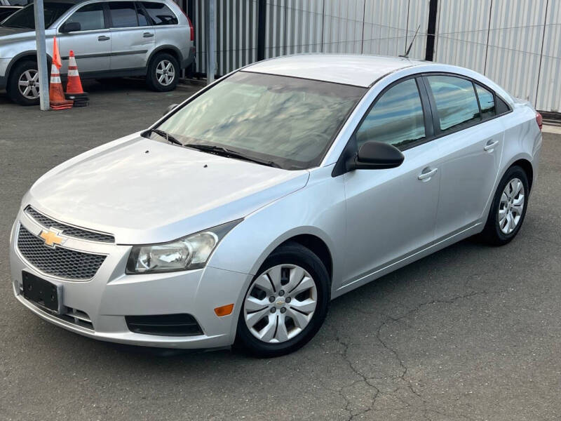2013 Chevrolet Cruze LS Manual