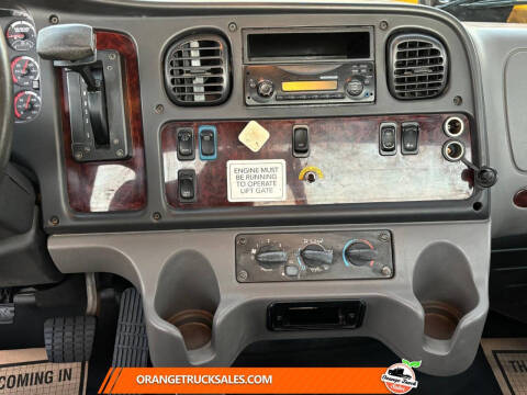 2014 Freightliner M2 106