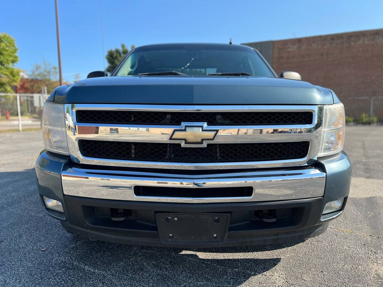 2011 Chevrolet Silverado 1500 for sale at Ideal Cars LLC in Skokie, IL