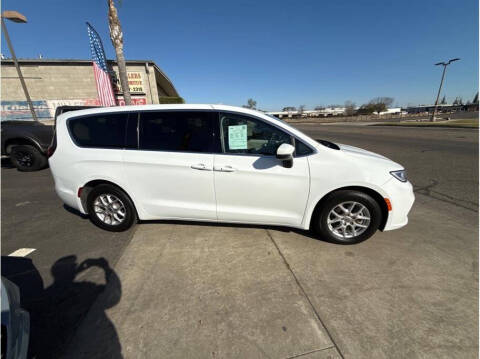 2023 Chrysler Pacifica Touring L