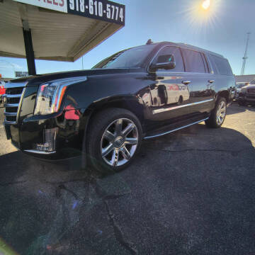 2018 Cadillac Escalade ESV Luxury