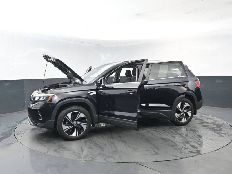 2024 Volkswagen Taos SE 4Motion