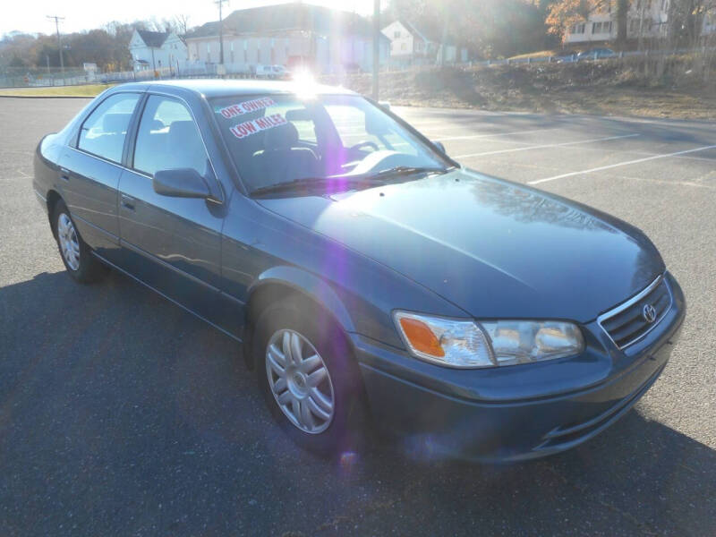 2001 Toyota Camry LE's photo