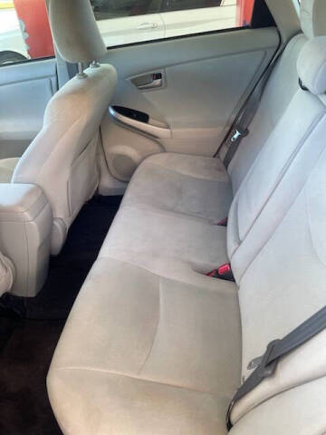 2012 Toyota Prius Two