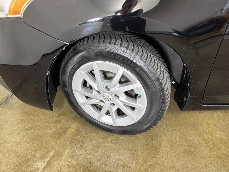 2014 Toyota Prius v Three