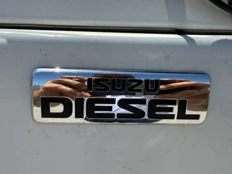 2024 Isuzu NRR