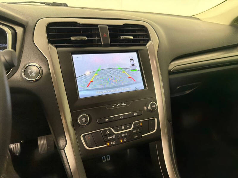 2020 Ford Fusion SE