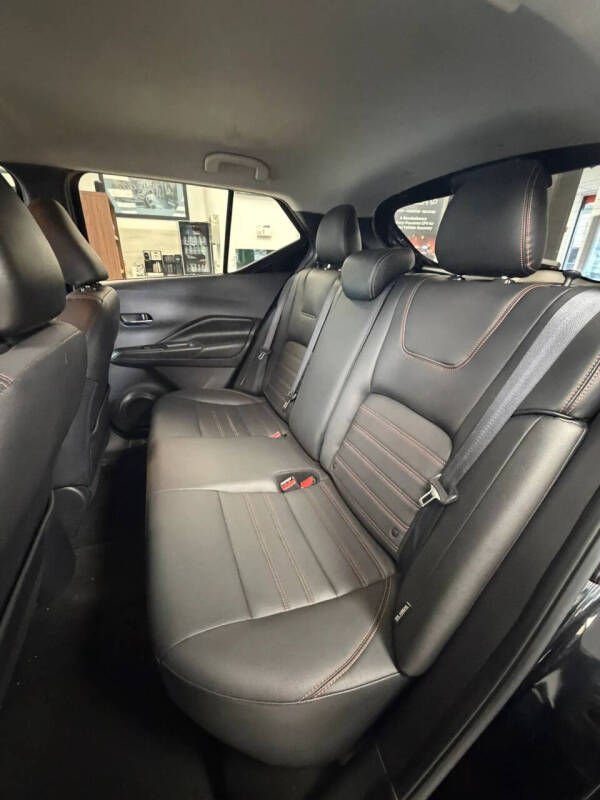 2020 Nissan Kicks SR