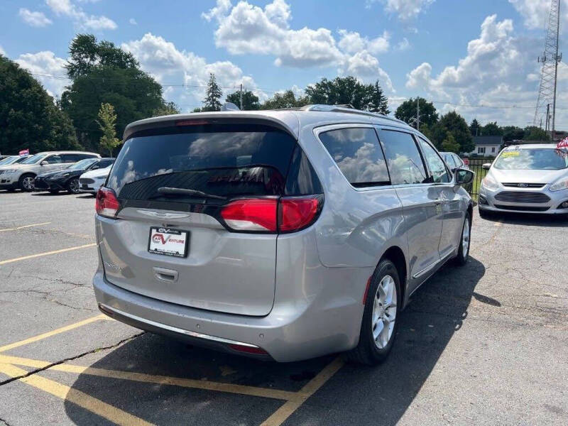2017 Chrysler Pacifica Touring-L Plus