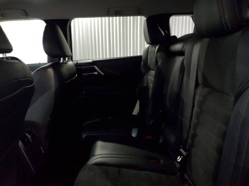 2023 Mitsubishi Outlander PHEV SE