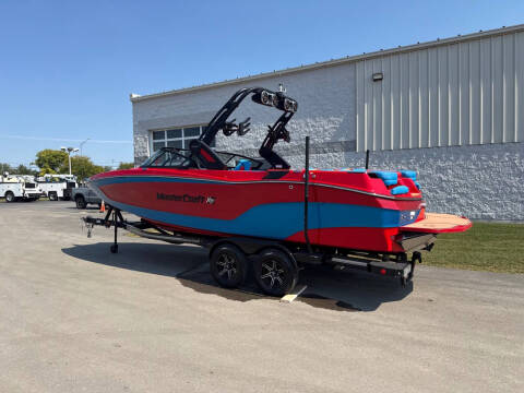 2022 MasterCraft XT24