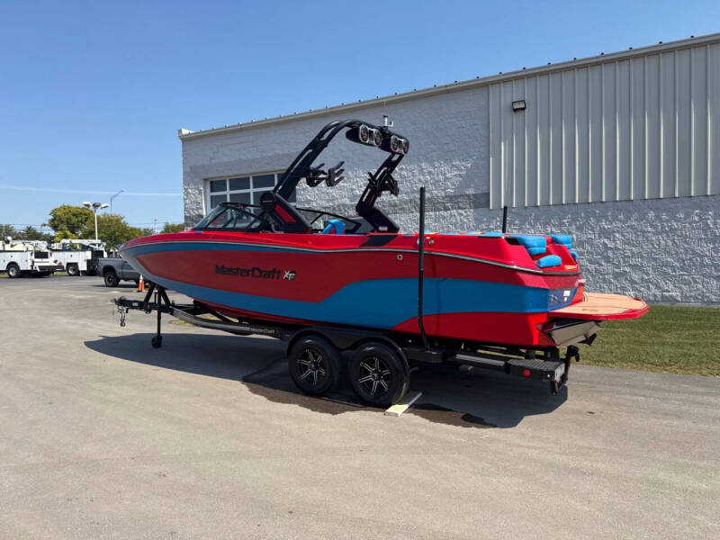 2022 MasterCraft XT24