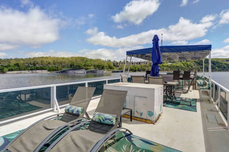 2000 FUN COUNTRY HOUSE BOAT