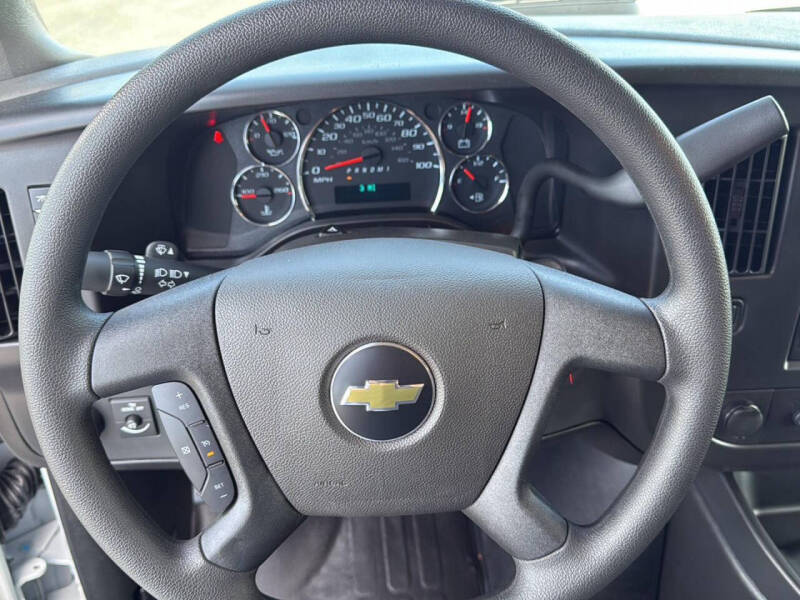 2025 Chevrolet Express 2500