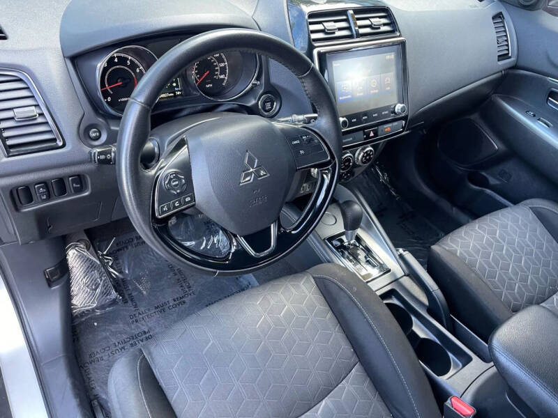 2020 Mitsubishi Outlander Sport SE