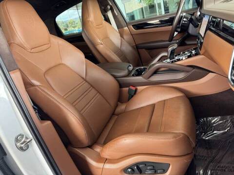 2023 Porsche Cayenne GTS Coupe