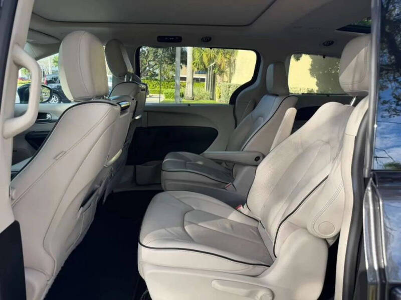 2018 Chrysler Pacifica Hybrid Limited