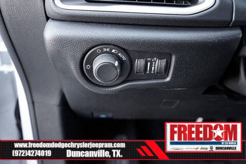 2025 Chrysler Voyager LX