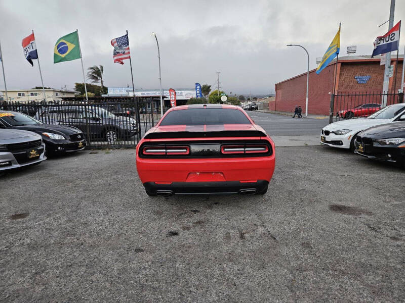 2019 Dodge Challenger SXT