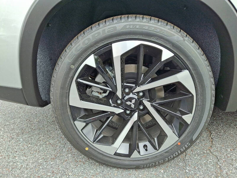 2025 Mitsubishi Outlander PHEV SE