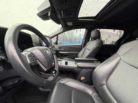 2022 Toyota Sienna XSE 7-Passenger