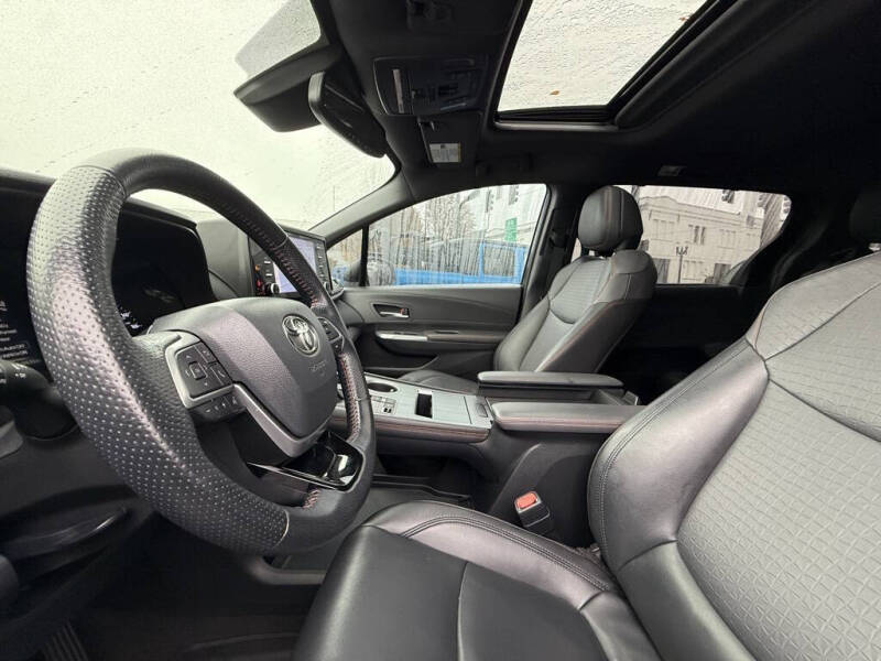 2022 Toyota Sienna XSE 7-Passenger