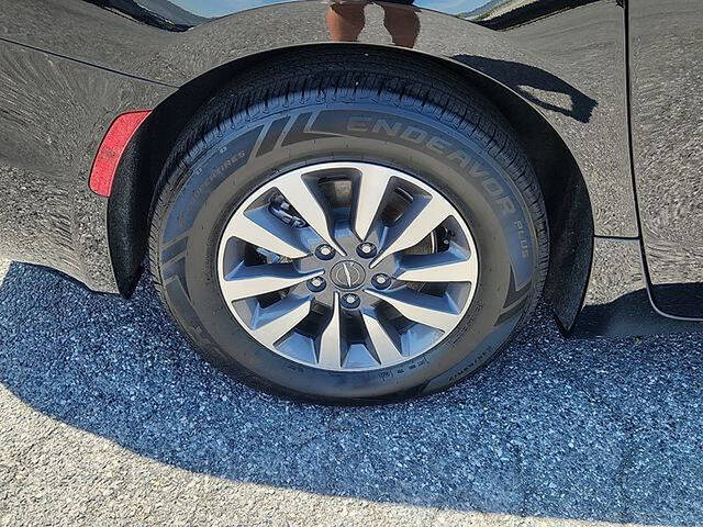 2024 Chrysler Pacifica Plug-In Hybrid Select