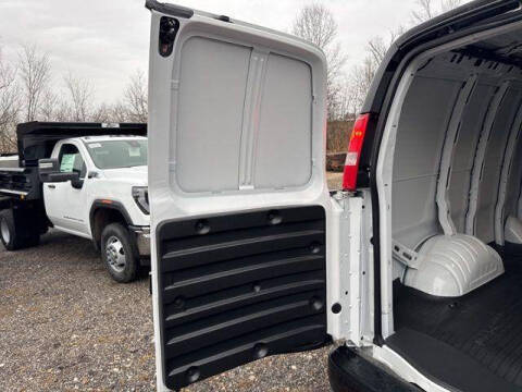 2025 GMC Savana 2500