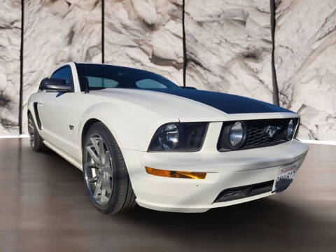 2005 Ford Mustang GT Premium