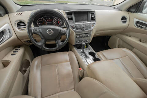 2017 Nissan Pathfinder SL