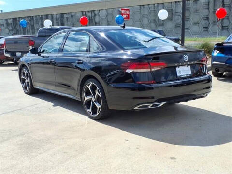 2022 Volkswagen Passat R-Line