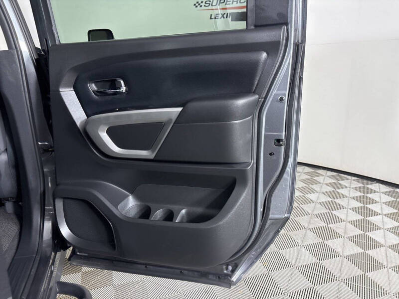 2024 Nissan Titan XD SV