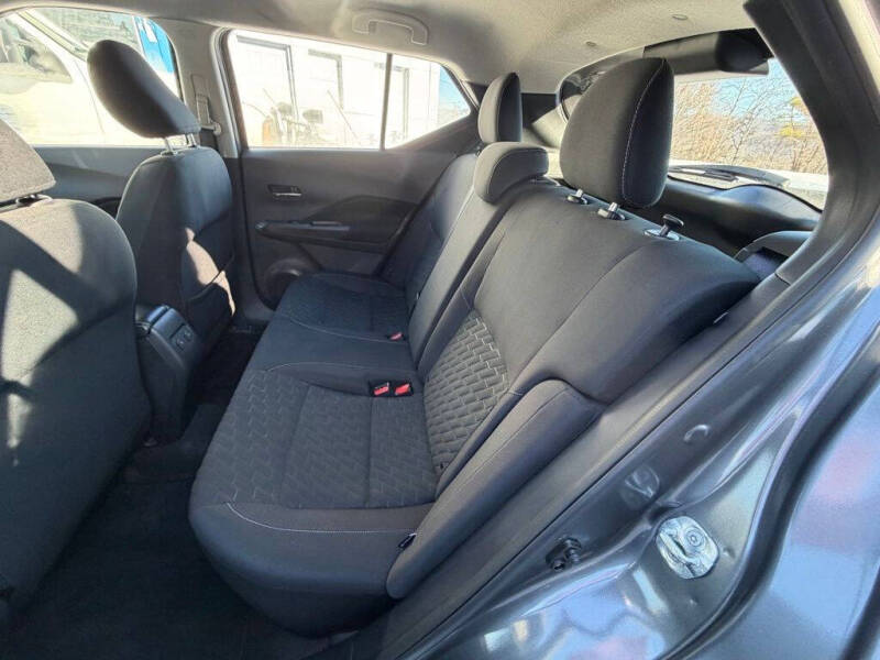 2022 Nissan Kicks SV