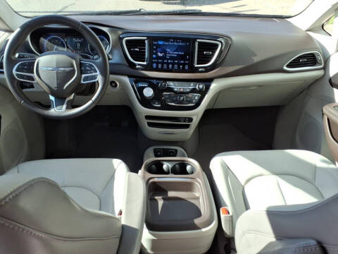 2017 Chrysler Pacifica Touring-L