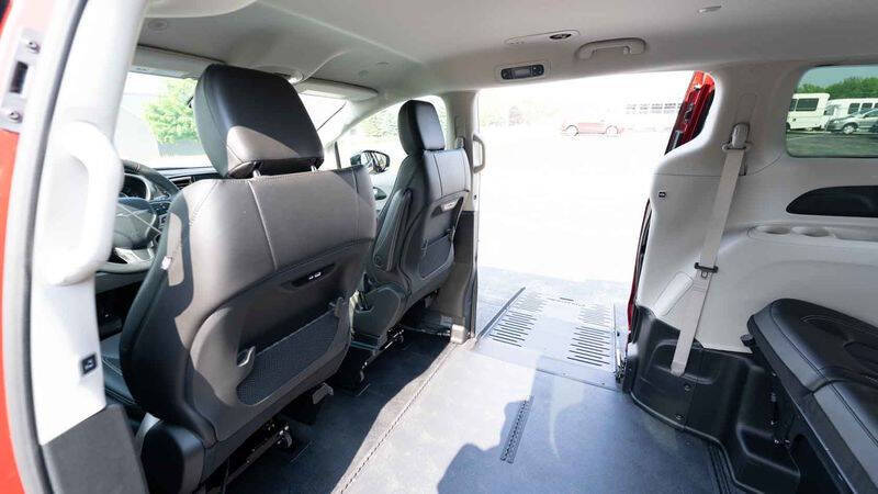 2024 Chrysler Pacifica Touring L