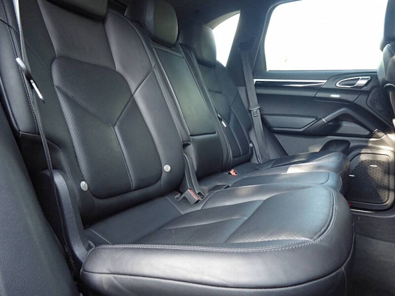 2014 Porsche Cayenne GTS